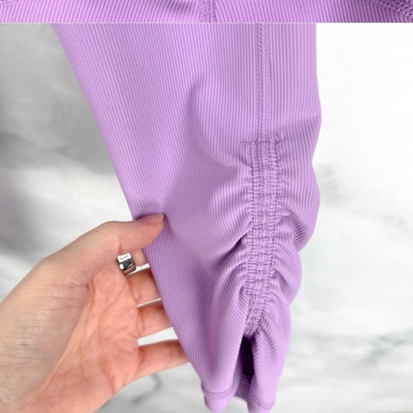 WILO the label Australia lavender HR ribbed leggings LIKE NEW size Medium - Picture 4 of 4